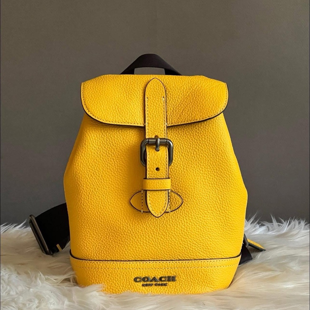 CB929 - Coach Hudson Small Pack